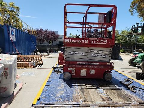 2019 MEC MICRO 19 Scissor Lift 18-19' Electric 60" Length