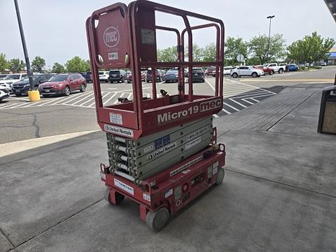 2019 MEC MICRO 19 Scissor Lift 18-19' Electric 60" Length