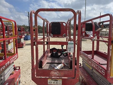 2019 MEC MICRO 19 Scissor Lift 18-19' Electric 60" Length