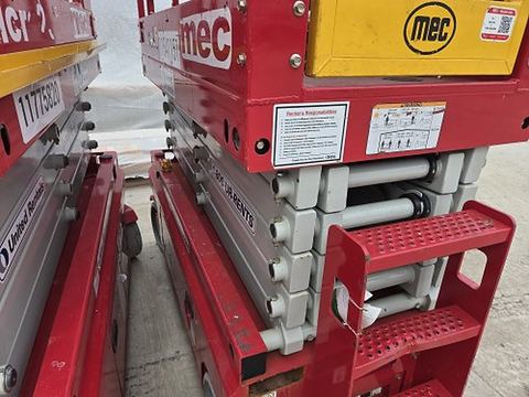 2019 MEC MICRO 26 Scissor Lift 24-26' Elec 72-74" Length