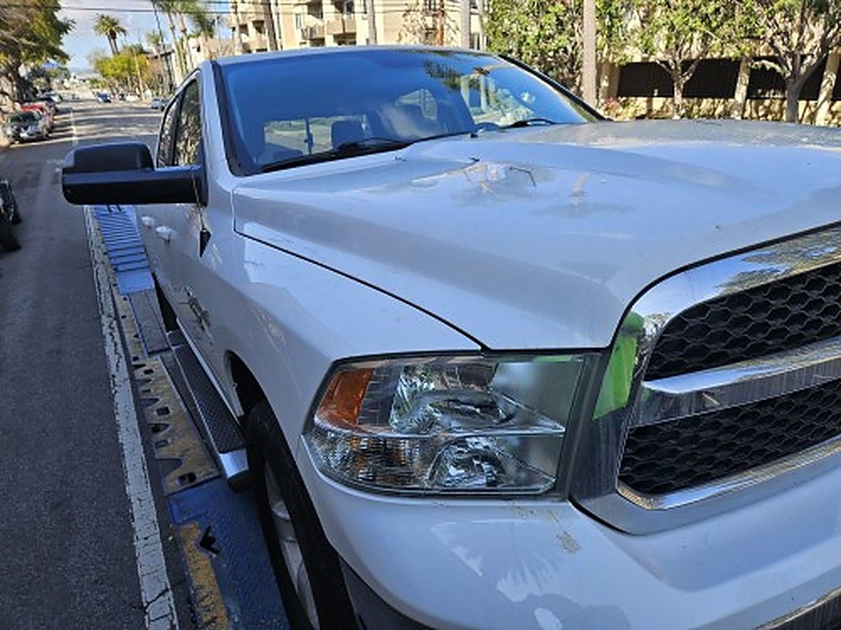 RAM 1500CREWSLTG4WD photo 3