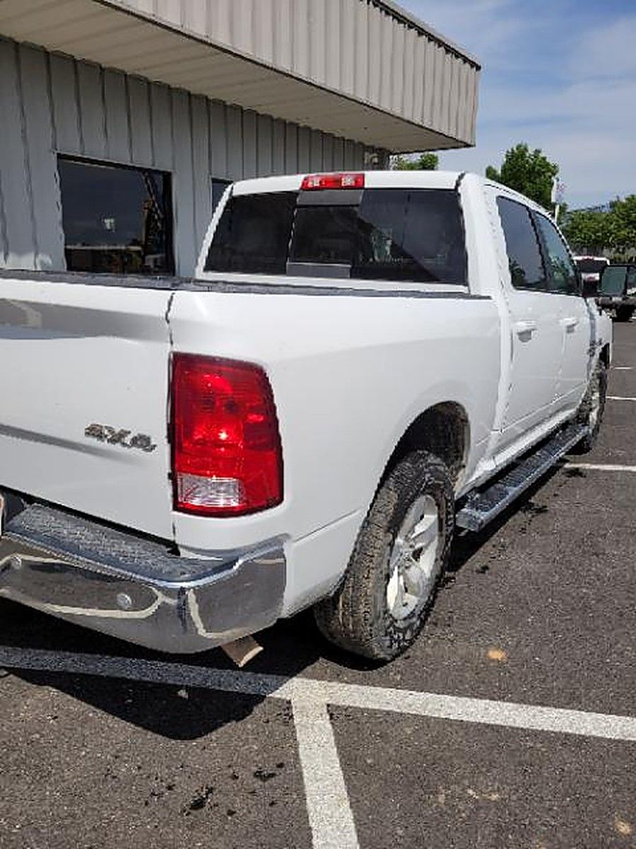 RAM 1500CREWSLTG4WD photo 6