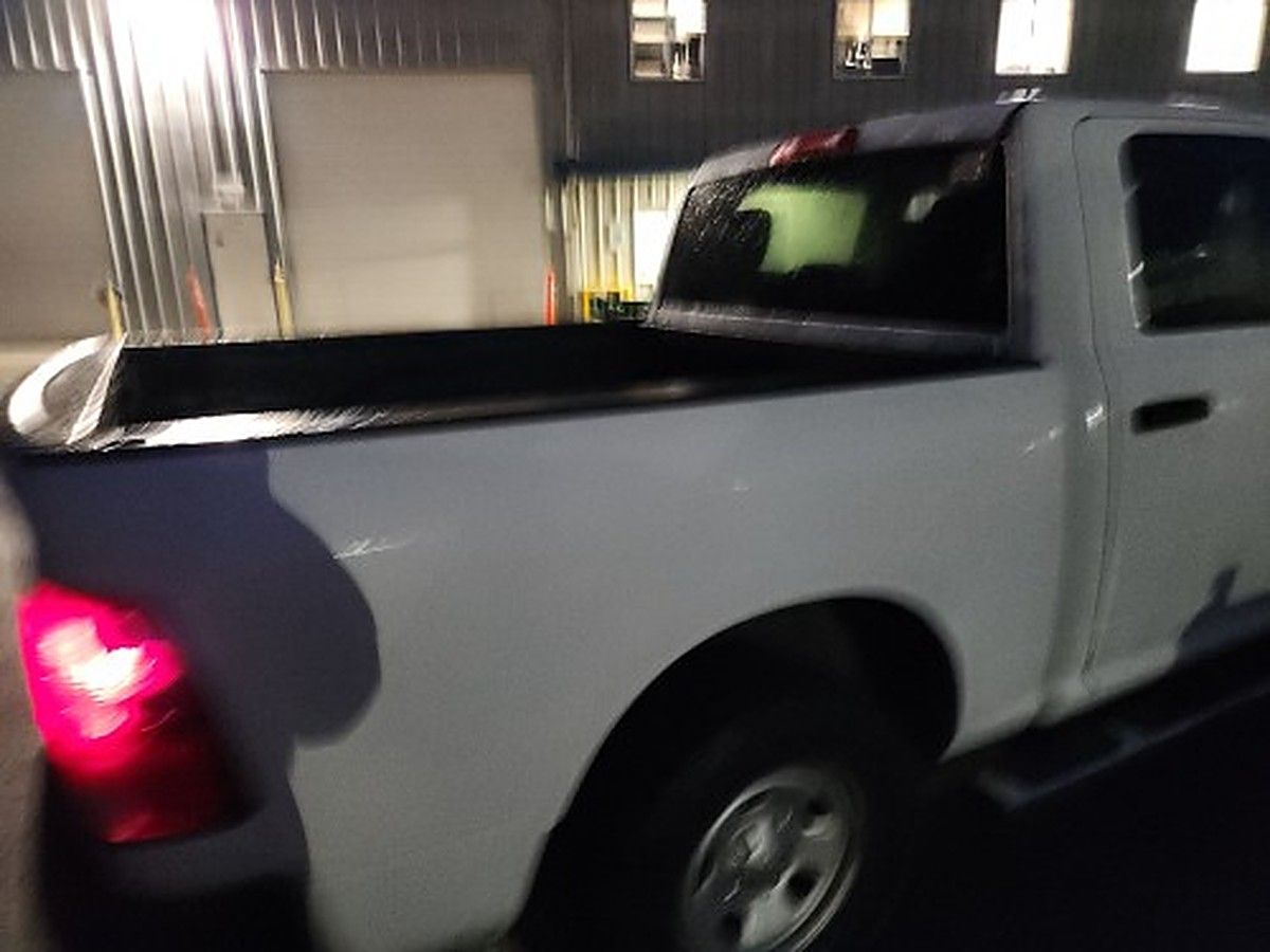 RAM 1500CREWSTG4WD photo 3