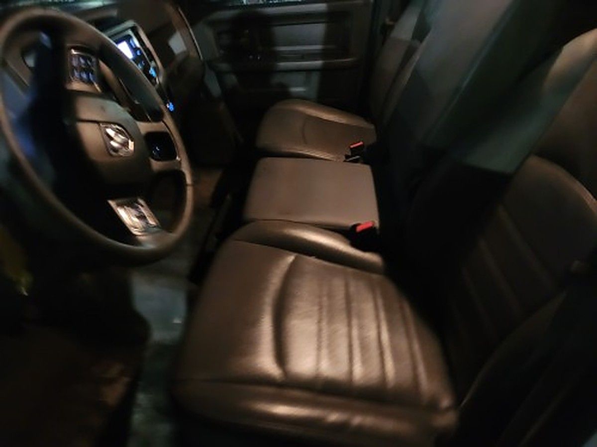 RAM 1500CREWSTG4WD photo 10