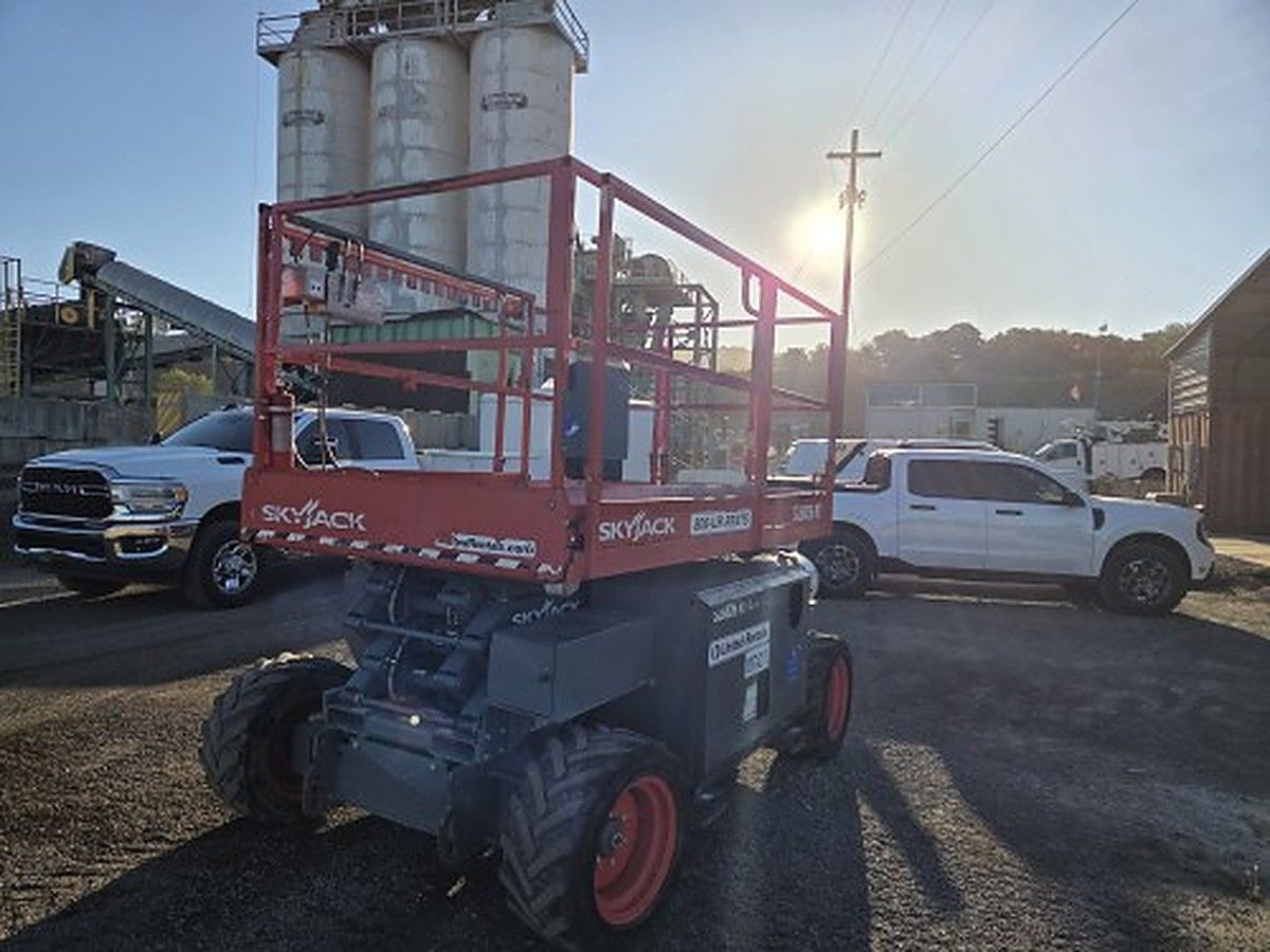 SKYJACK SJ6826RT photo 2