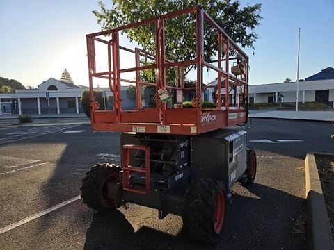 2019 SKYJACK SJ6826RT Scissor Lift 25-27' Ic 4Wd
