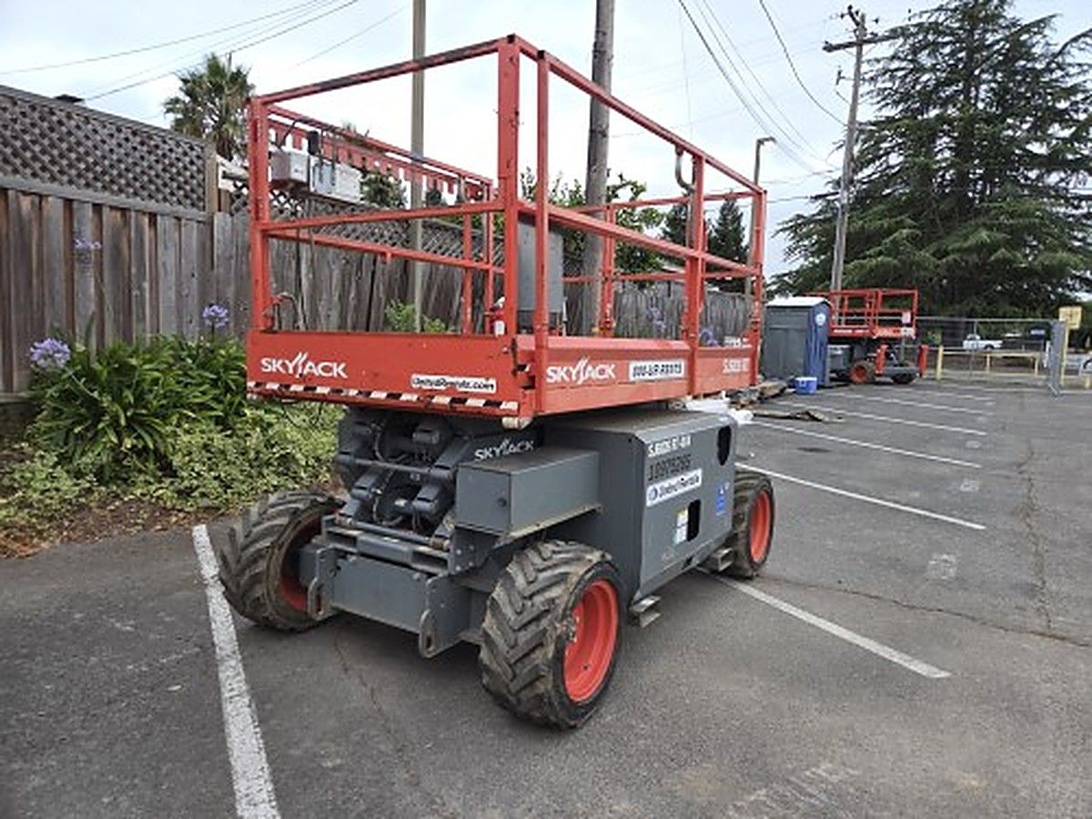 SKYJACK SJ6826RT photo 3