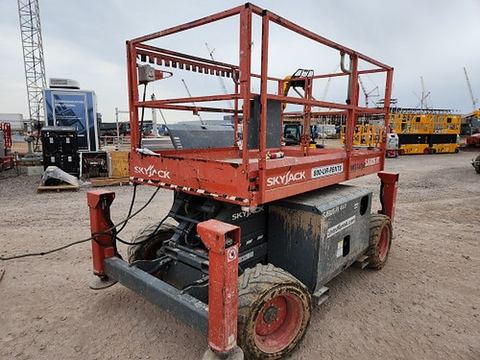 2019 SKYJACK SJ6826RT Scissor Lift 25-27' Ic 4Wd