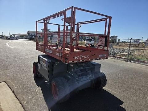 2019 SKYJACK SJ6826RT Scissor Lift 25-27' Ic 4Wd