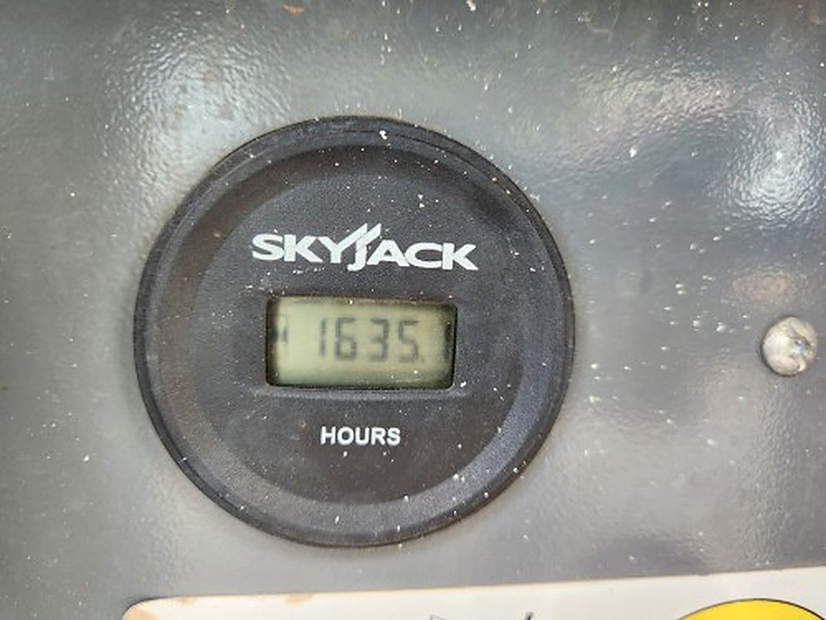 SKYJACK SJ6832RT photo 10