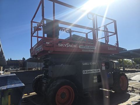 2019 SKYJACK SJ6832RT Scissor Lift 30-35' Ic 4Wd