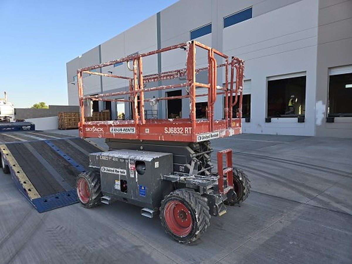 SKYJACK SJ6832RT photo 3