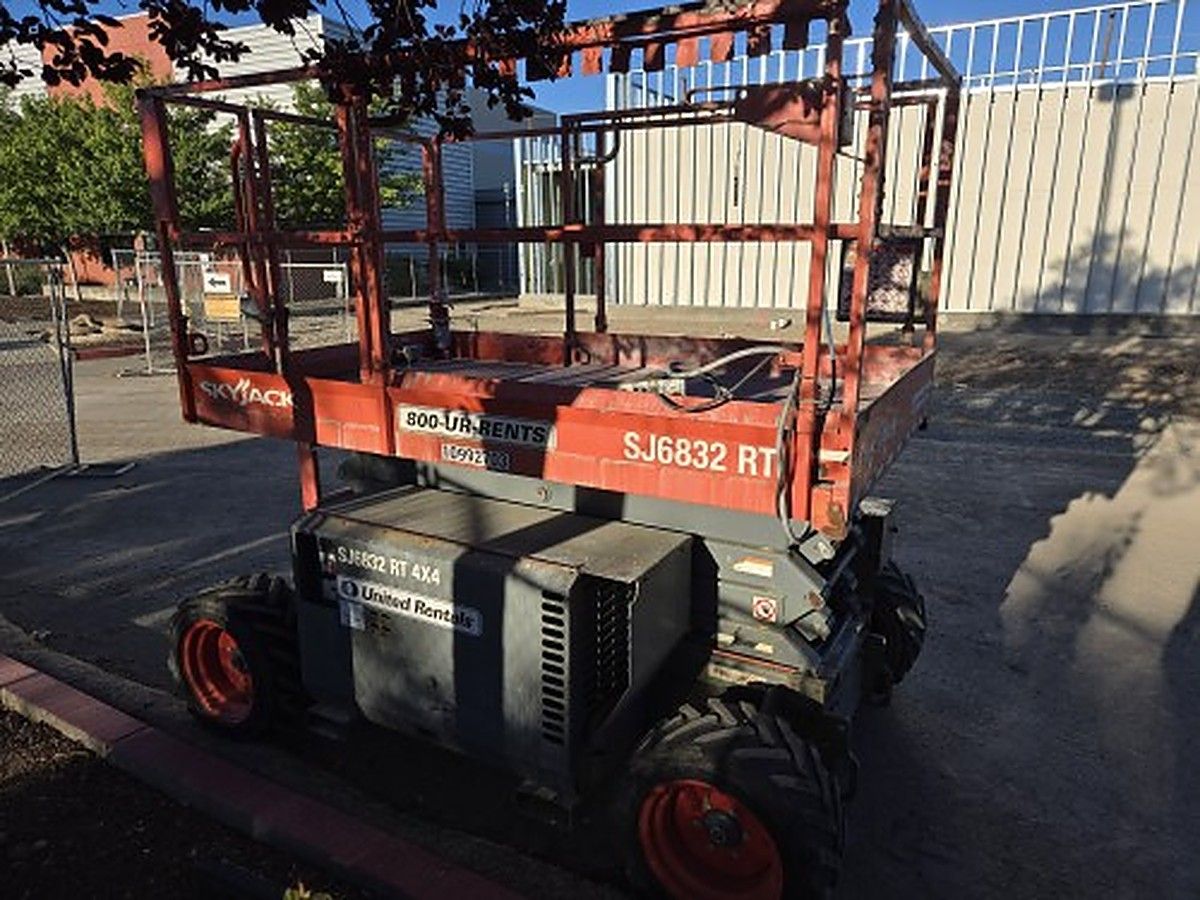 SKYJACK SJ6832RT photo 4