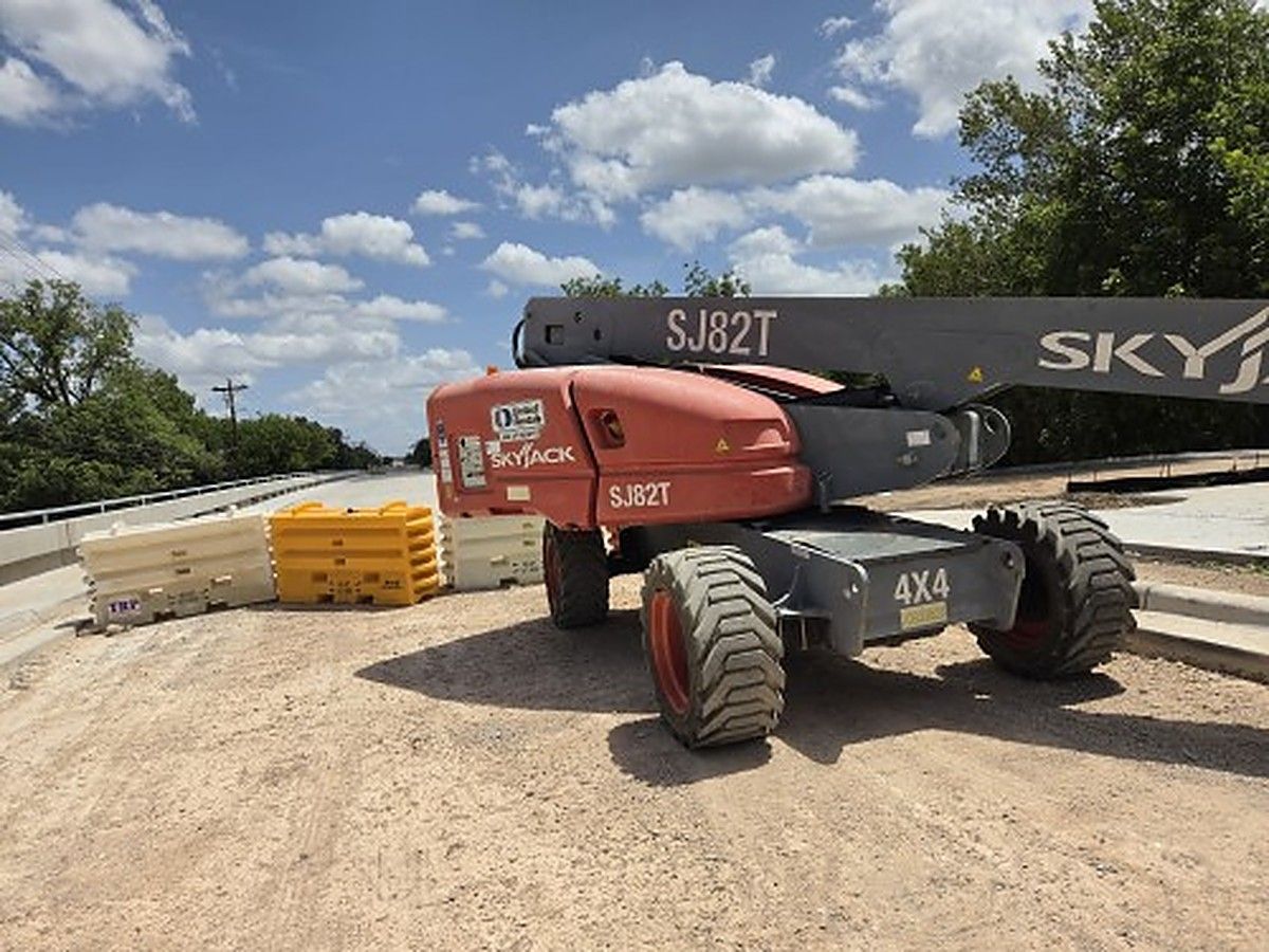 SKYJACK SJ82T photo 2