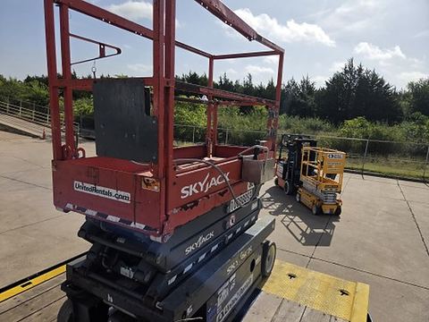 2019 SKYJACK SJIII3219 Scissor Lift 19' Electric