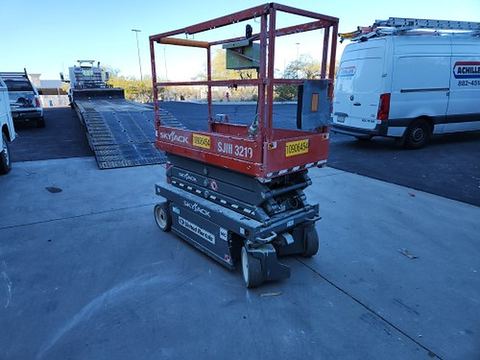 2019 SKYJACK SJIII3219 Scissor Lift 19' Electric