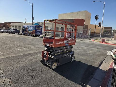 2019 SKYJACK SJIII3219 Scissor Lift 19' Electric