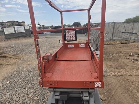 2019 SKYJACK SJIII3219 Scissor Lift 19' Electric