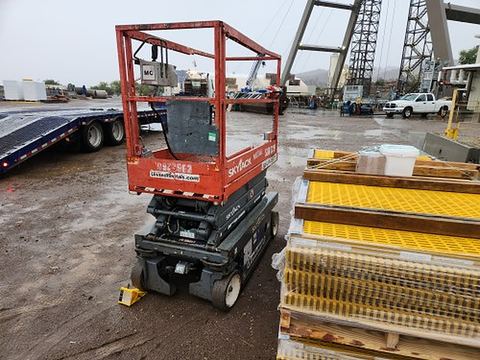 2019 SKYJACK SJIII3219 Scissor Lift 19' Electric