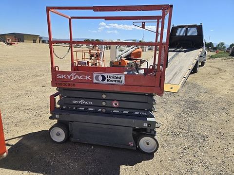 2019 SKYJACK SJIII3219 Scissor Lift 19' Electric