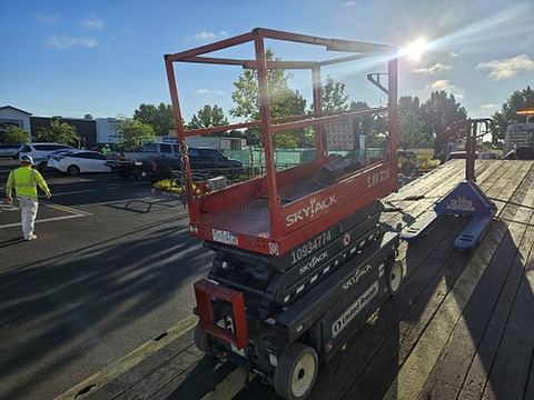 2019 SKYJACK SJIII3219 Scissor Lift 19' Electric