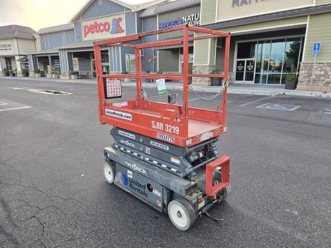 2019 SKYJACK SJIII3219 Scissor Lift 19' Electric