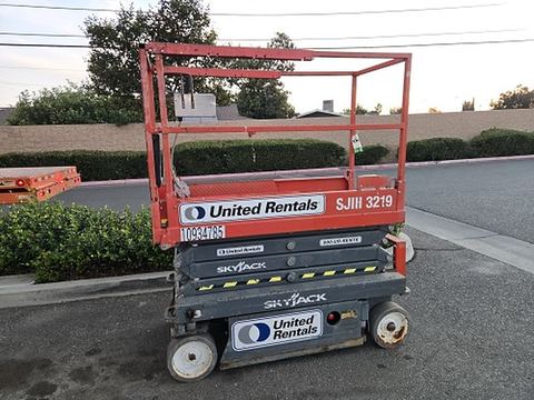 2019 SKYJACK SJIII3219 Scissor Lift 19' Electric