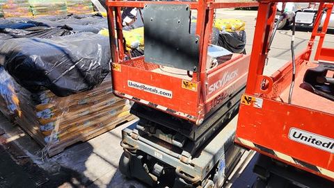 2019 SKYJACK SJIII3219 Scissor Lift 19' Electric