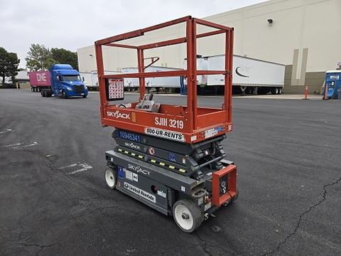 2019 SKYJACK SJIII3219 Scissor Lift 19' Electric