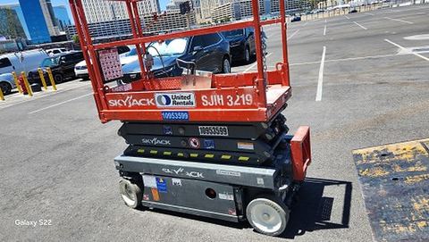 2019 SKYJACK SJIII3219 Scissor Lift 19' Electric