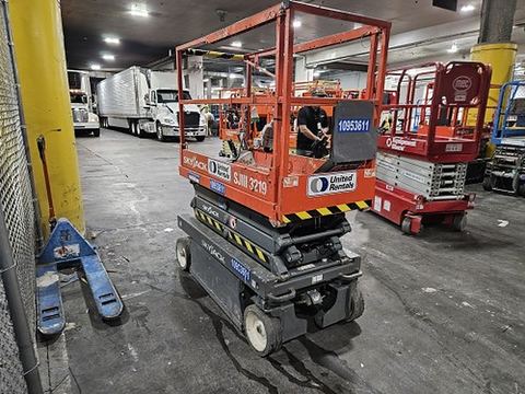 2019 SKYJACK SJIII3219 Scissor Lift 19' Electric