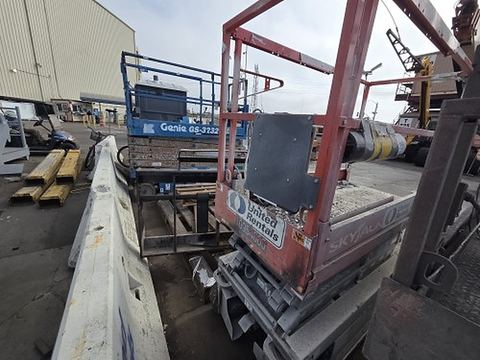 2019 SKYJACK SJIII3219 Scissor Lift 19' Electric