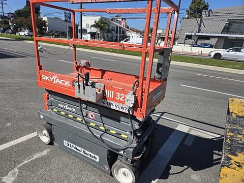 2019 SKYJACK SJIII3219 Scissor Lift 19' Electric