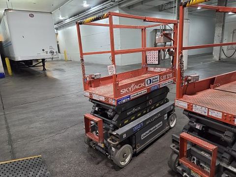 2019 SKYJACK SJIII3219 Scissor Lift 19' Electric