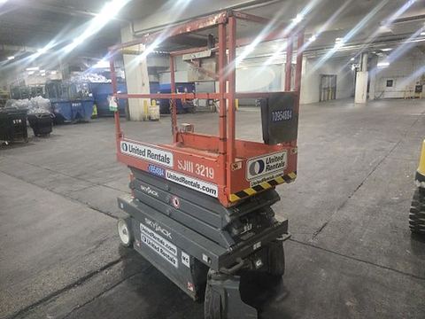 2019 SKYJACK SJIII3219 Scissor Lift 19' Electric
