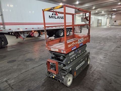 2019 SKYJACK SJIII3219 Scissor Lift 19' Electric