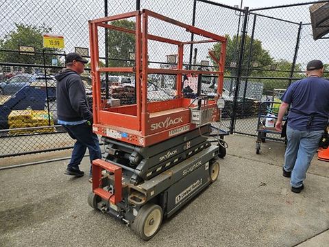 2019 SKYJACK SJIII3219 Scissor Lift 19' Electric