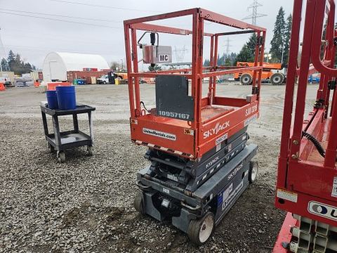 2019 SKYJACK SJIII3219 Scissor Lift 19' Electric