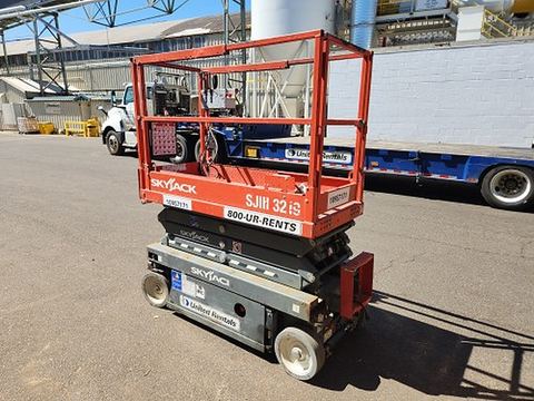 2019 SKYJACK SJIII3219 Scissor Lift 19' Electric