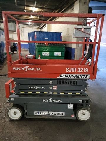2019 SKYJACK SJIII3219 Scissor Lift 19' Electric