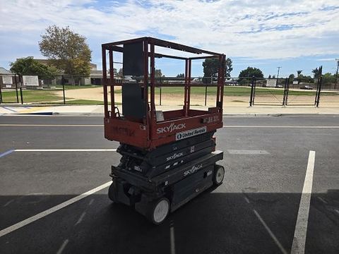 2019 SKYJACK SJIII3219 Scissor Lift 19' Electric