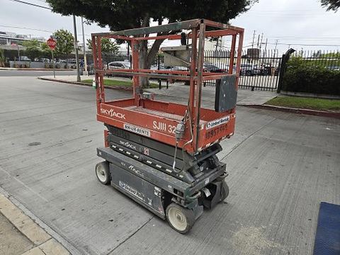 2019 SKYJACK SJIII3219 Scissor Lift 19' Electric