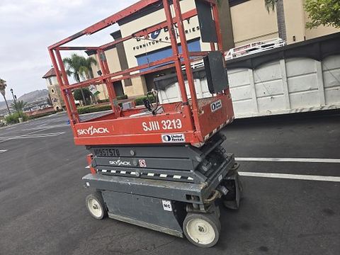 2019 SKYJACK SJIII3219 Scissor Lift 19' Electric