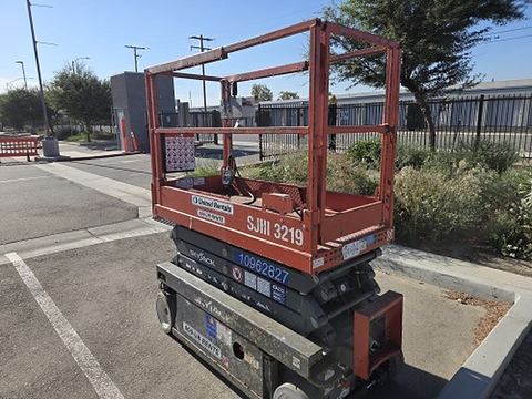 2019 SKYJACK SJIII3219 Scissor Lift 19' Electric