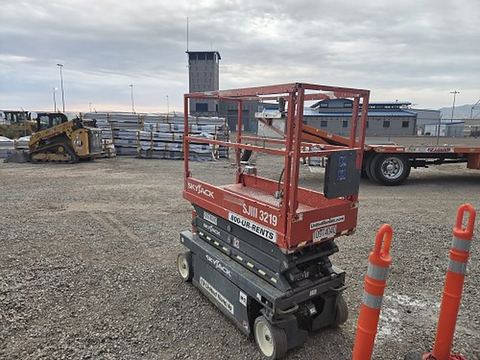 2019 SKYJACK SJIII3219 Scissor Lift 19' Electric