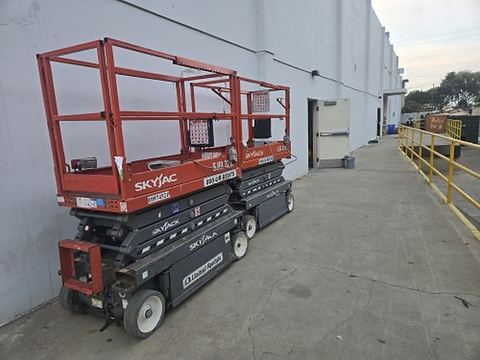 2019 SKYJACK SJIII3219 Scissor Lift 19' Electric