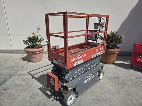 2019 SKYJACK SJIII3219 Scissor Lift 19' Electric