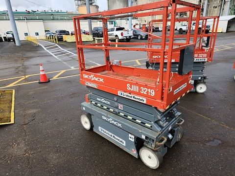 2019 SKYJACK SJIII3219 Scissor Lift 19' Electric