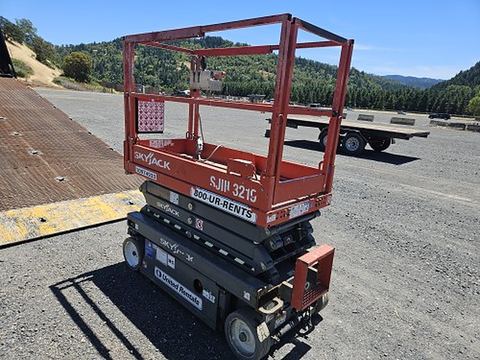 2019 SKYJACK SJIII3219 Scissor Lift 19' Electric