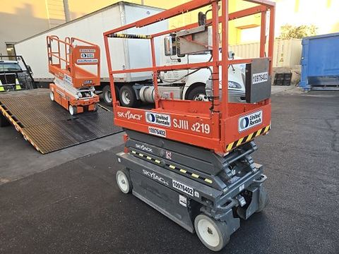 2019 SKYJACK SJIII3219 Scissor Lift 19' Electric